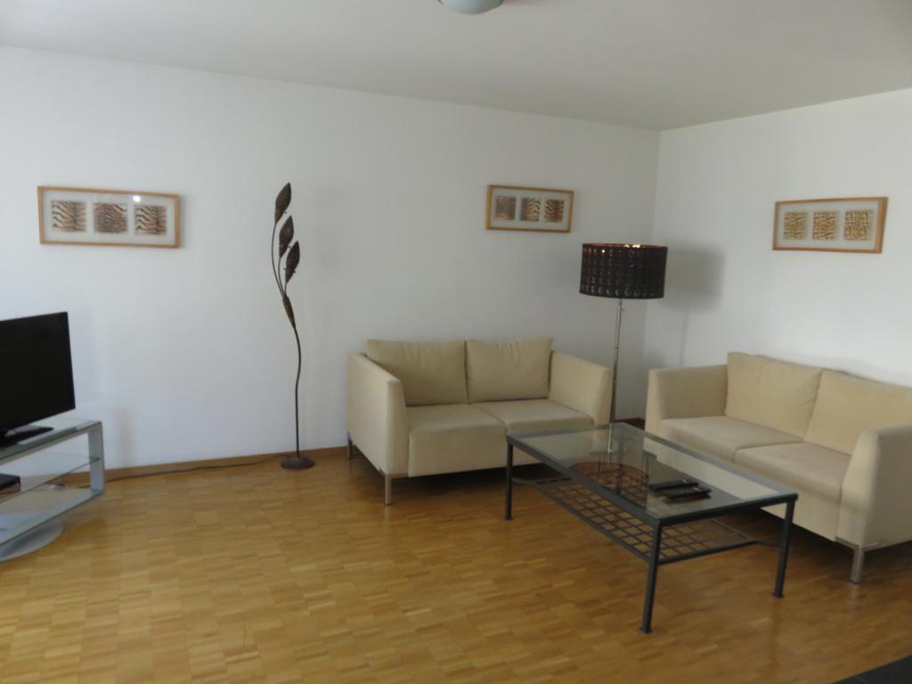 Apartamento Swiss Star District 11 - Self Check-In Zúrich Exterior foto
