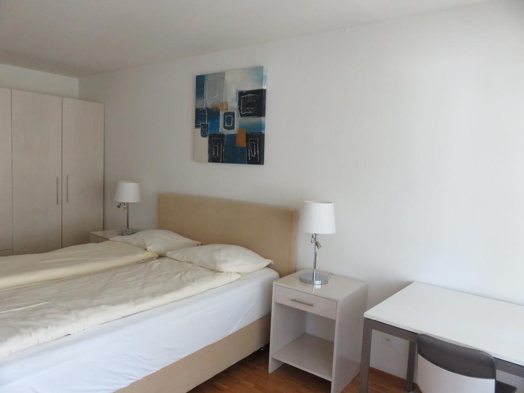 Apartamento Swiss Star District 11 - Self Check-In Zúrich Exterior foto
